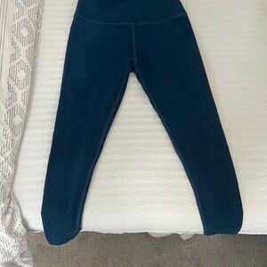 Beyond Yoga Caught in the Midi, High Waisted Leggings - Heather Celestial Blue